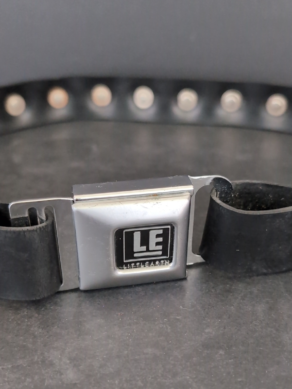 LE,WWW.Littlearth.com Bottle Cap Belt with Seatbelt Buckel.